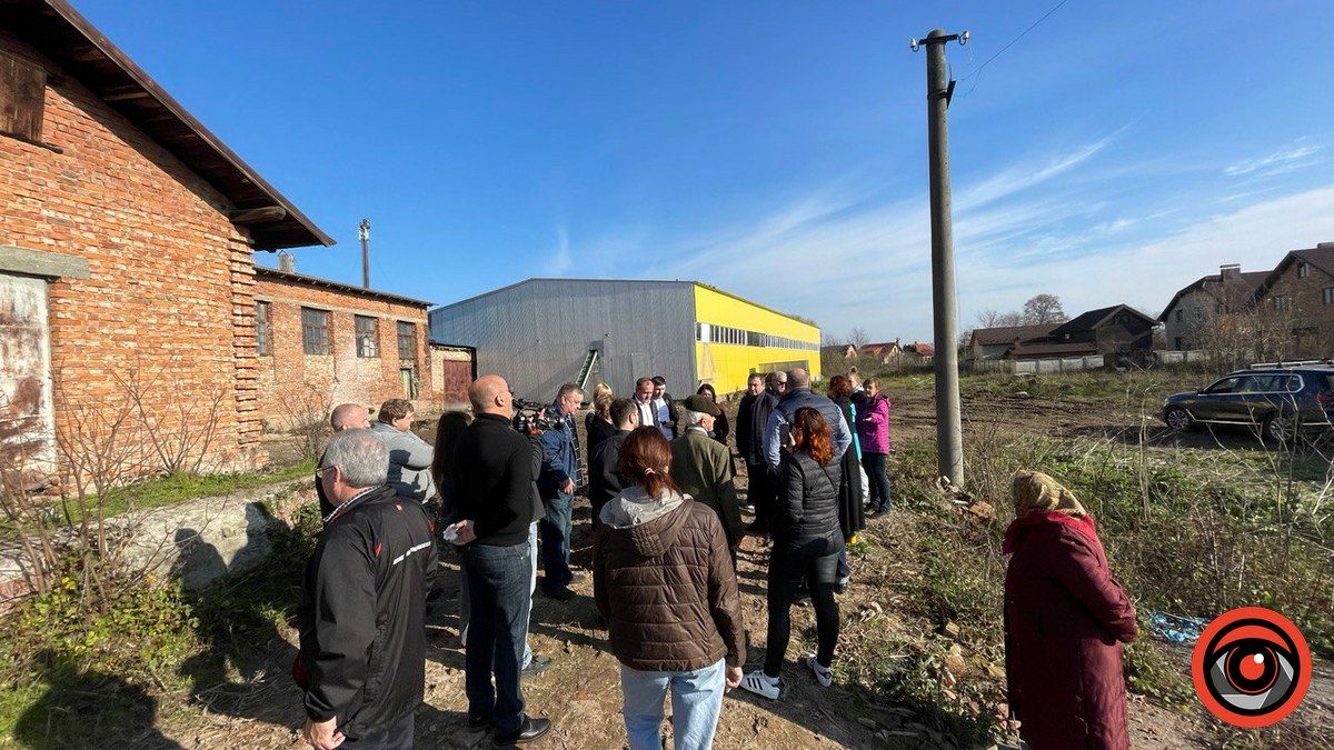 Що смердить: депутати і активісти розбиралися, що трапилось на консервному заводі у Коломиї 10