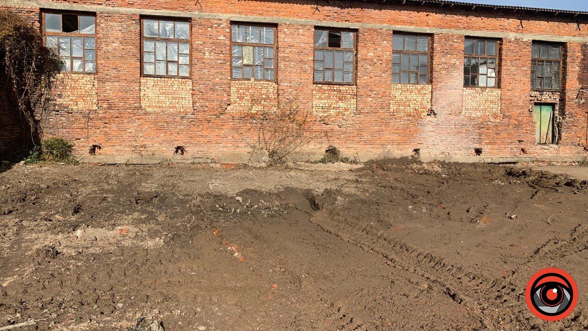 Що смердить: депутати і активісти розбиралися, що трапилось на консервному заводі у Коломиї 11