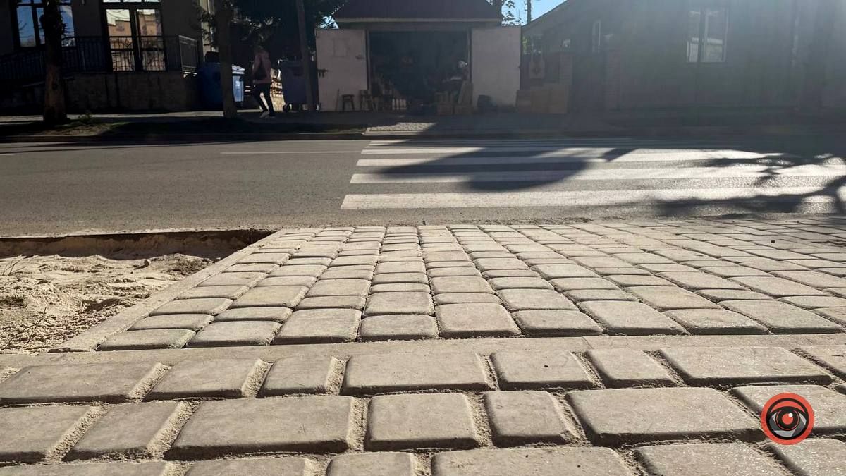 На вулиці Січових Стрільців таки доробили пішохідний перехід 4