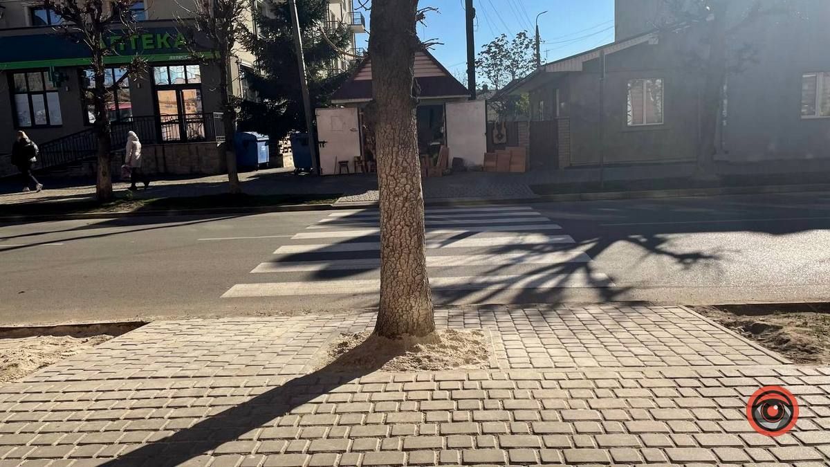 На вулиці Січових Стрільців таки доробили пішохідний перехід 3