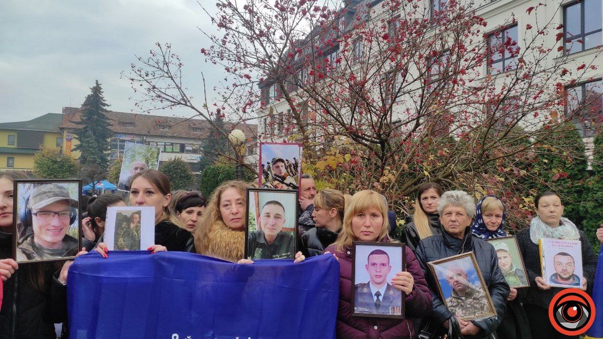Рідні зниклих безвісти військовослужбовців 10 бригади страйкують в Коломиї 4