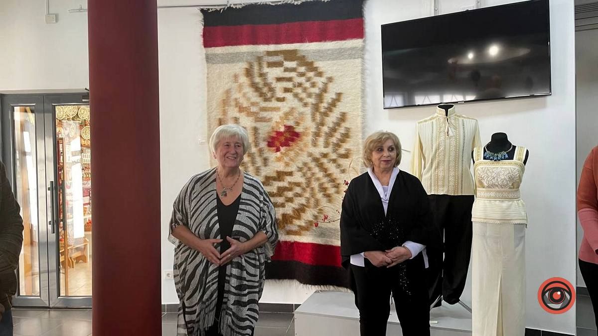 У Коломиї відбулось відкриття виставки "Чотири стихії" 1