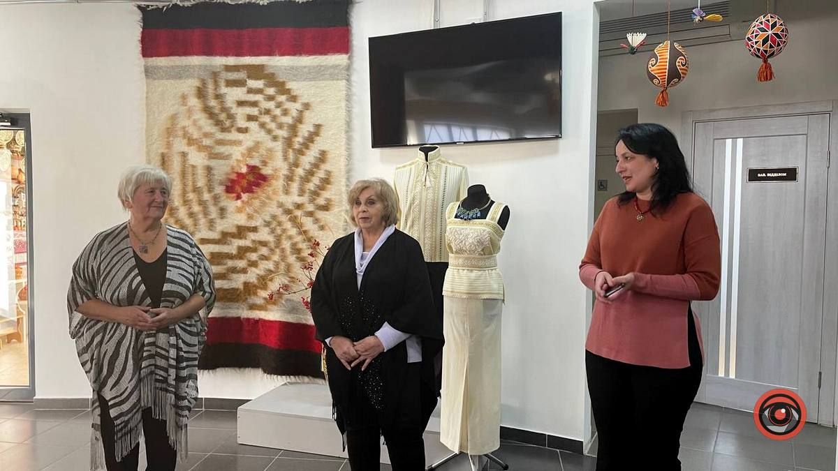 У Коломиї відбулось відкриття виставки "Чотири стихії" 3