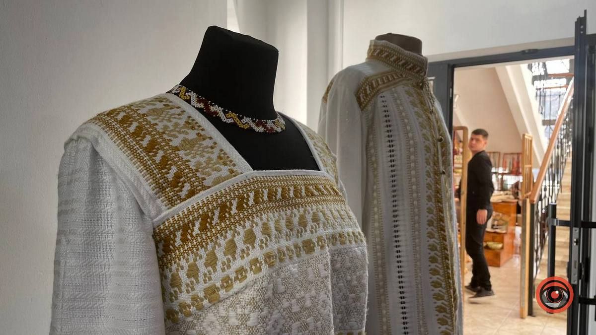 У Коломиї відбулось відкриття виставки "Чотири стихії" 11