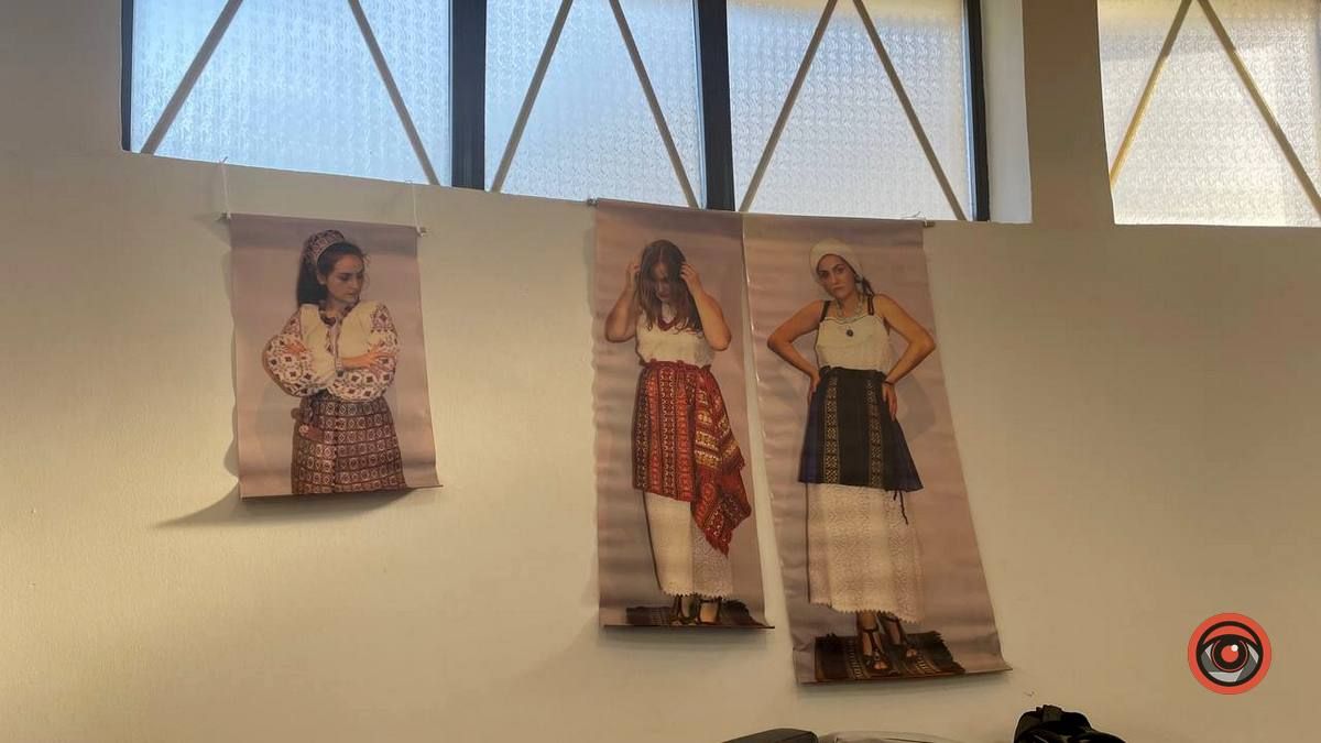 У Коломиї відбулось відкриття виставки "Чотири стихії" 10