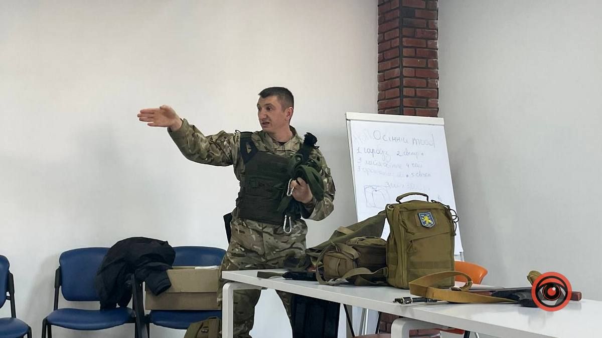 Як надати першу домедичну допомогу? | коломияни здобували практичні навички 12