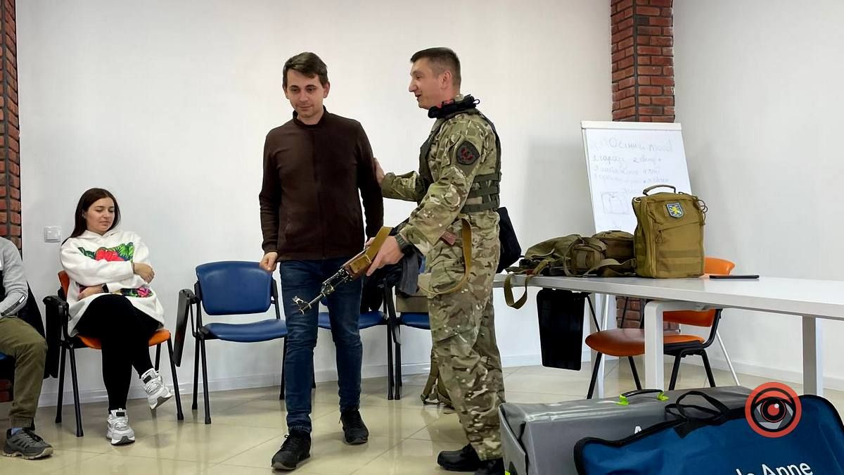 Як надати першу домедичну допомогу? | коломияни здобували практичні навички 5