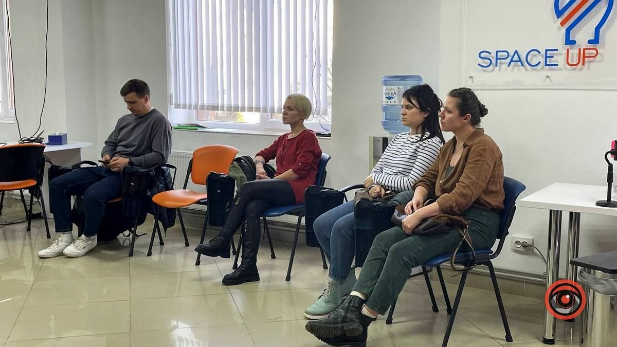 Як надати першу домедичну допомогу? | коломияни здобували практичні навички 7