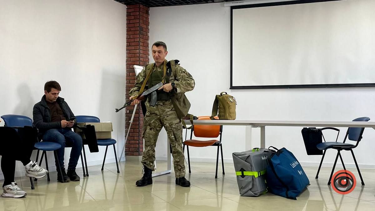 Як надати першу домедичну допомогу? | коломияни здобували практичні навички 4