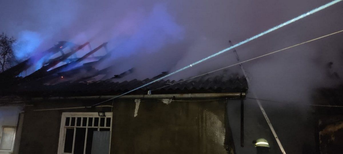 Вдосвіта у Коломиї горіла будівля 1