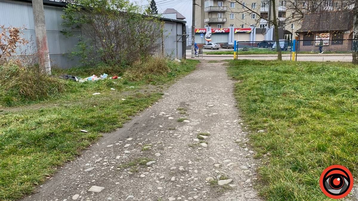 Біг з перепонами: майданчик біля школи № 8 в Коломиї потребує ремонту 13