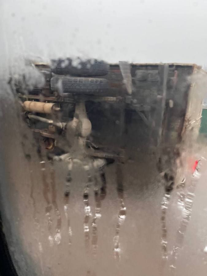 У Нижньому Вербіжі перекинулась вантажівка | Відео 1