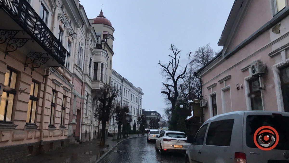 Комунальники завершили роботи на вул. Кобринського: рух відновлено 2