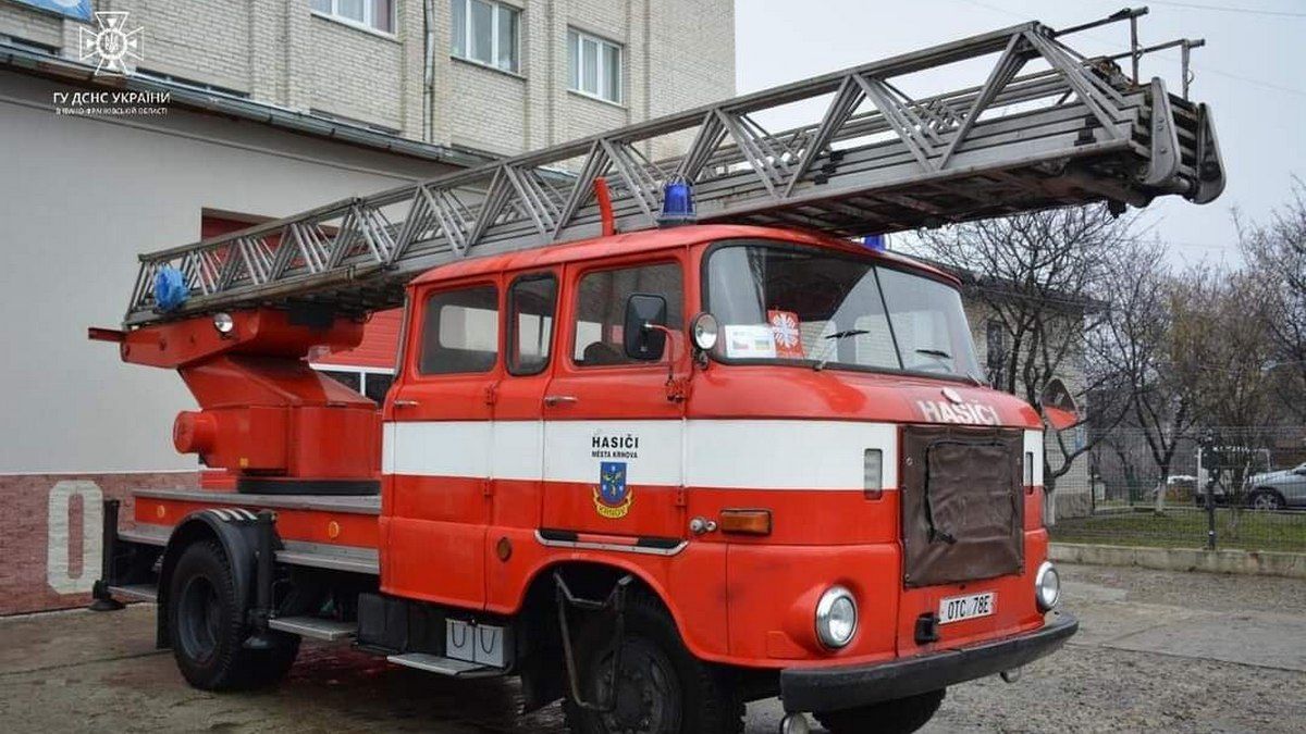 Рятувальникам Надвірнянщини передали висотну автодрабину