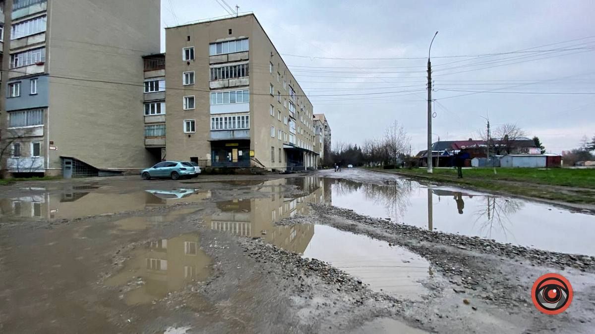 Коломийська Венеція: калюжі на вулиці Богуна 5