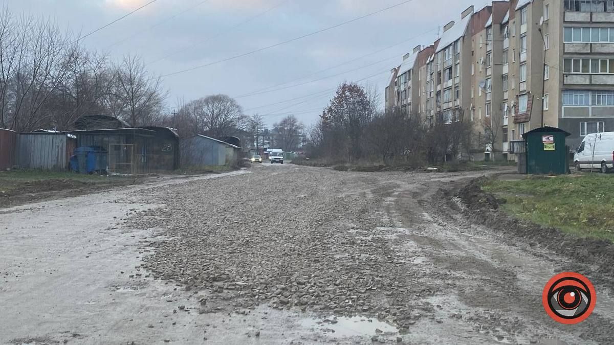 Як защебенили найгіршу ділянку дороги по вул. Хмельницького 5