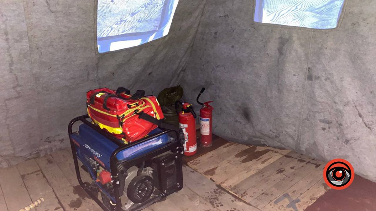 У Коломиї розгорнули мобільний пункт обігріву на площі Відродження 2