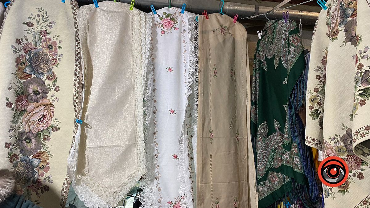 Як працює базар "Вишиванка" у Коломиї: фоторепортаж 23