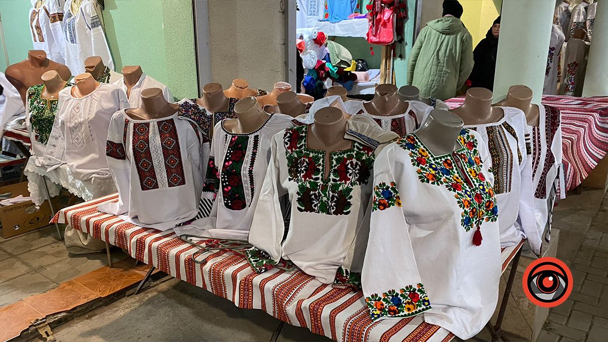 Як працює базар "Вишиванка" у Коломиї: фоторепортаж 28