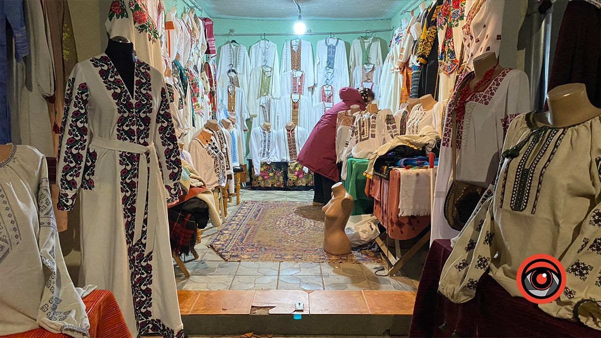 Як працює базар "Вишиванка" у Коломиї: фоторепортаж 5
