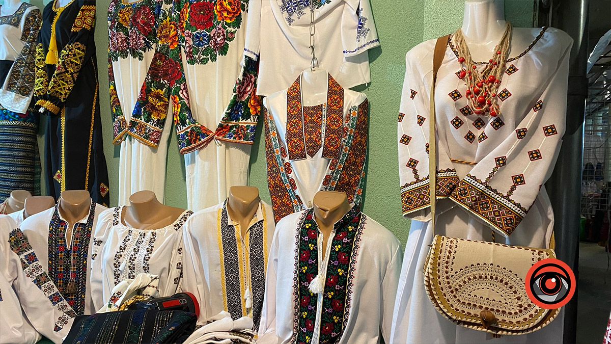 Як працює базар "Вишиванка" у Коломиї: фоторепортаж 9
