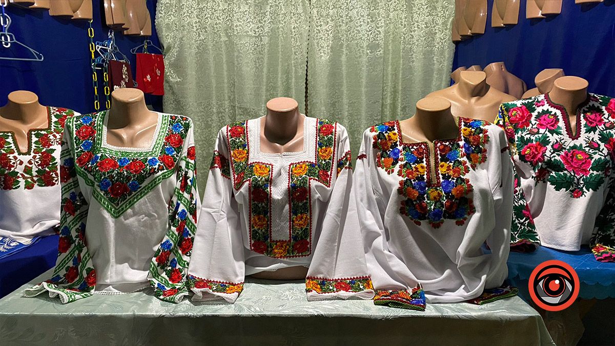 Як працює базар "Вишиванка" у Коломиї: фоторепортаж 8
