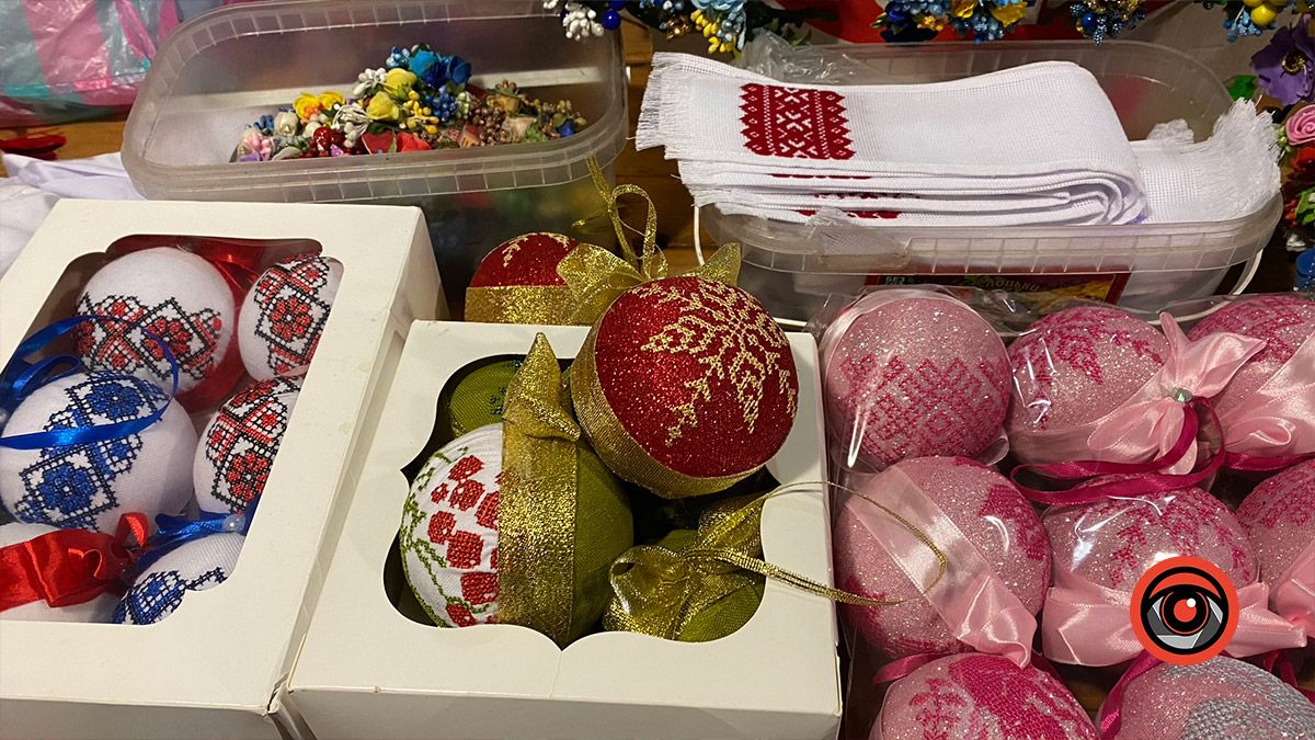 Як працює базар "Вишиванка" у Коломиї: фоторепортаж 18