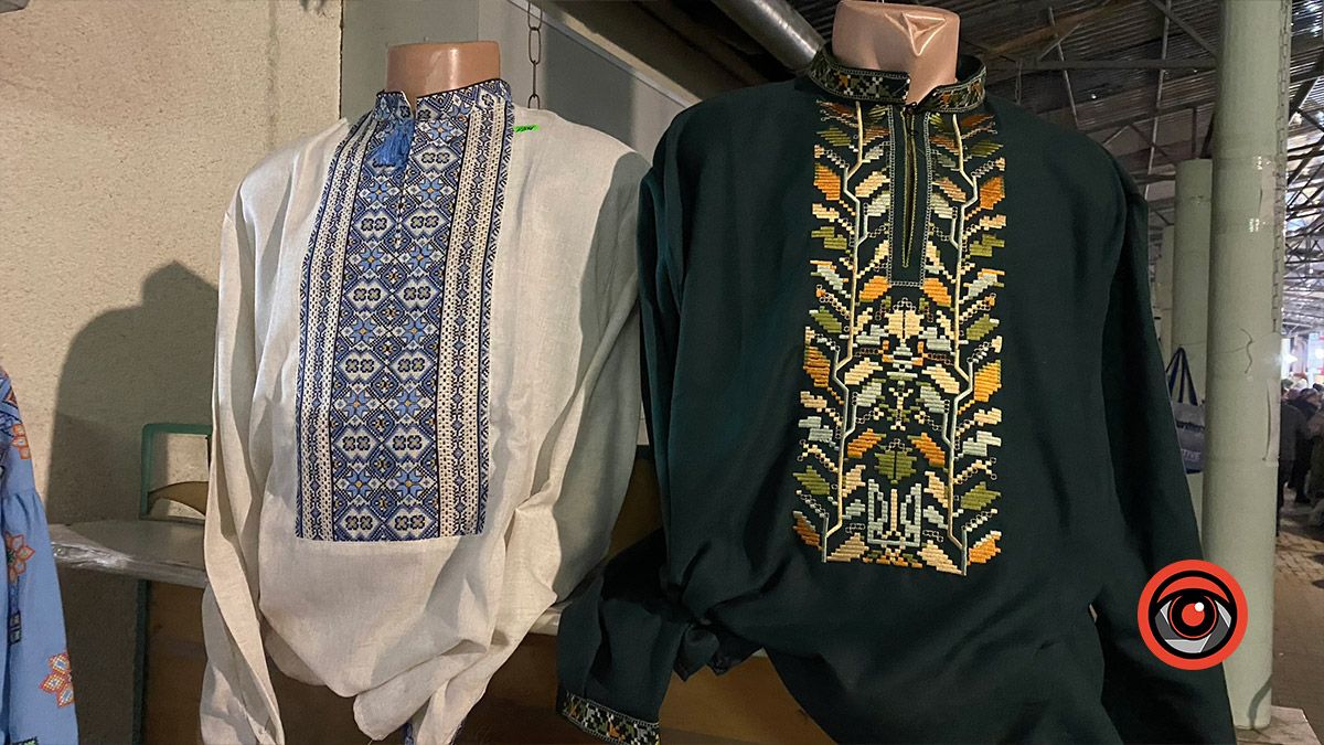 Як працює базар "Вишиванка" у Коломиї: фоторепортаж 35