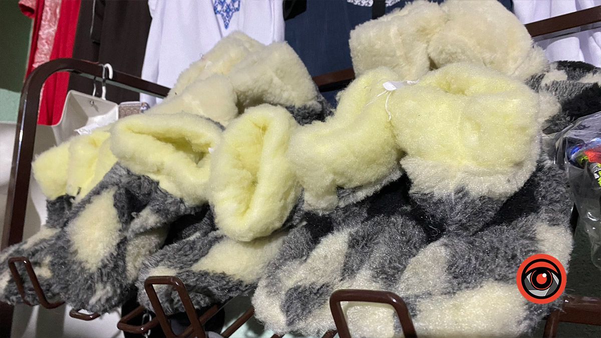 Як працює базар "Вишиванка" у Коломиї: фоторепортаж 43