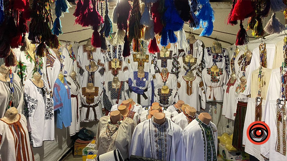 Як працює базар "Вишиванка" у Коломиї: фоторепортаж 52
