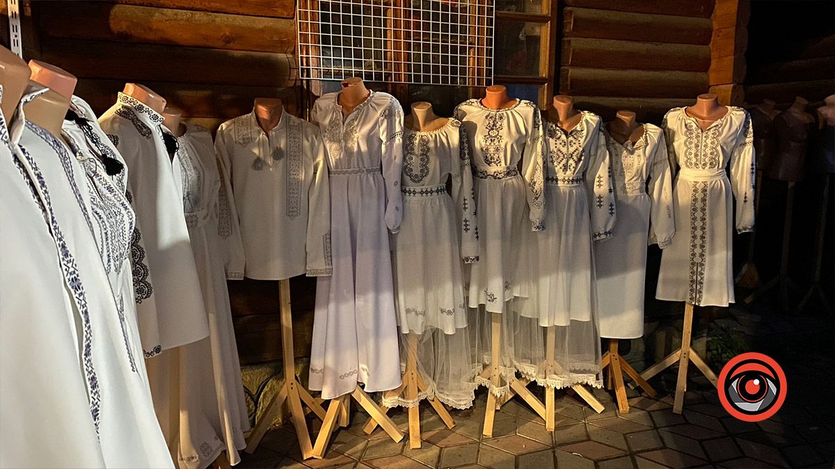 Як працює базар "Вишиванка" у Коломиї: фоторепортаж 7