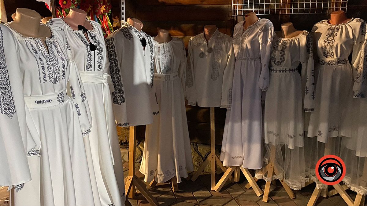 Як працює базар "Вишиванка" у Коломиї: фоторепортаж 1