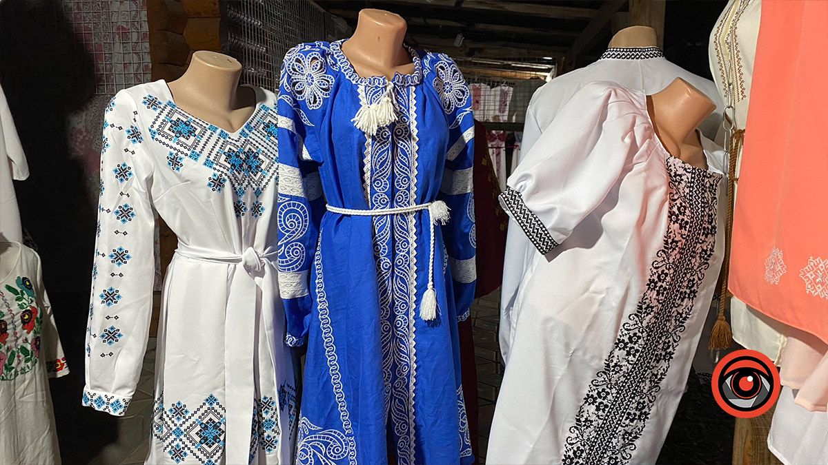 Як працює базар "Вишиванка" у Коломиї: фоторепортаж 22