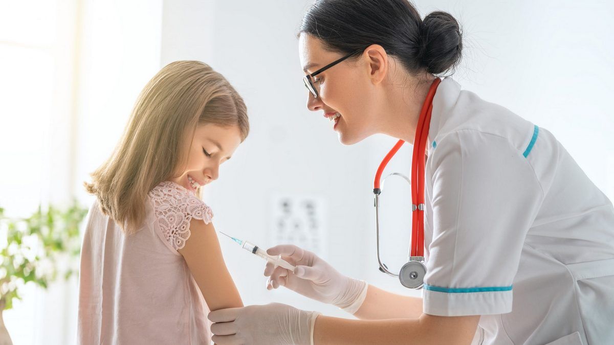 Де в Коломиї дитині можна зробити бустерну дозу вакцинації проти COVID-19