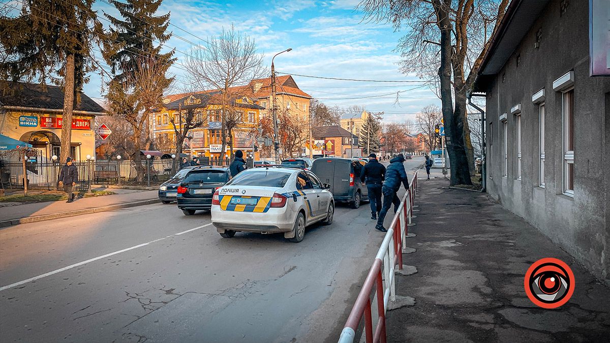 У Коломиї на вул. Мазепи зіткнулись дві автівки 1