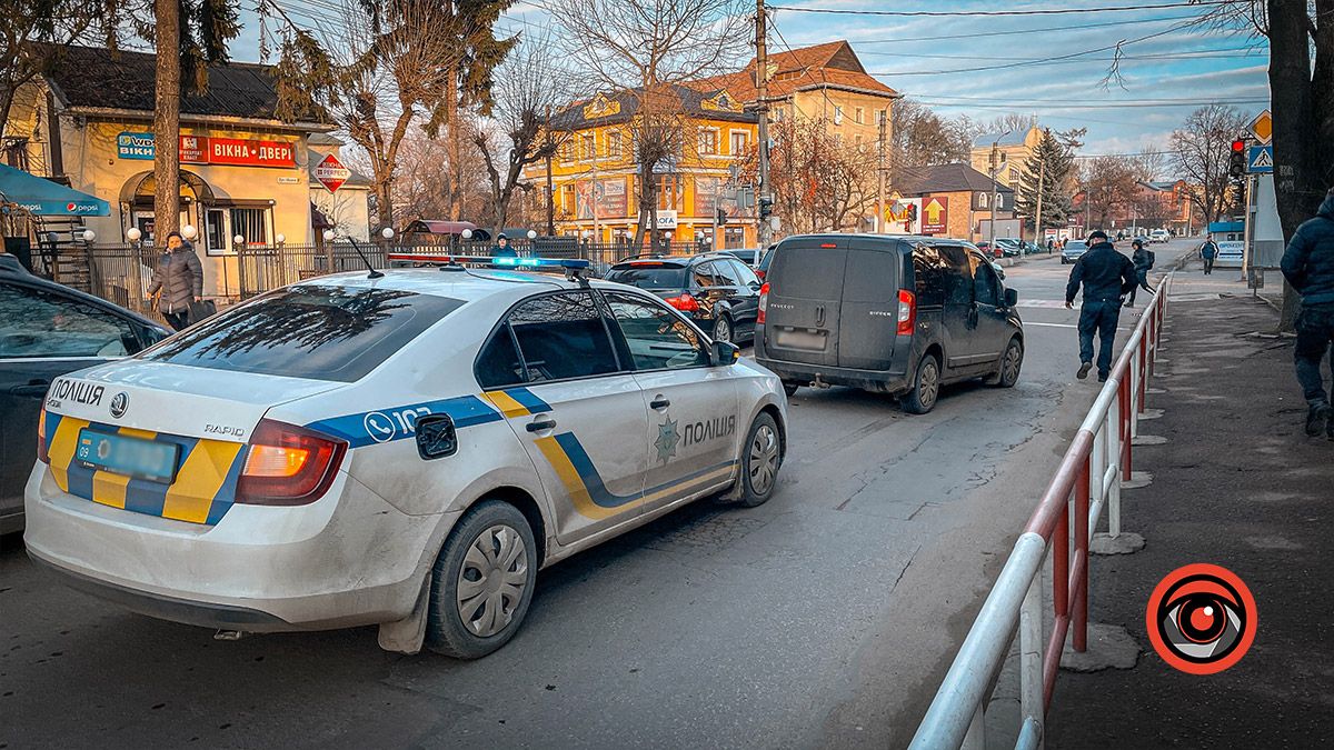У Коломиї поліція та ДСНС з машин сповіщають про повітряну тривогу