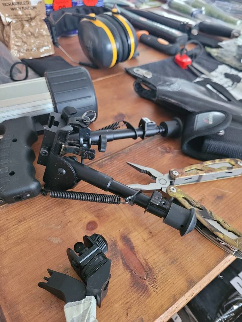 Волонтери ГО "Сильно" в Коломиї передають тонни допомоги і 10-ий місяць забезпечують захисників 4