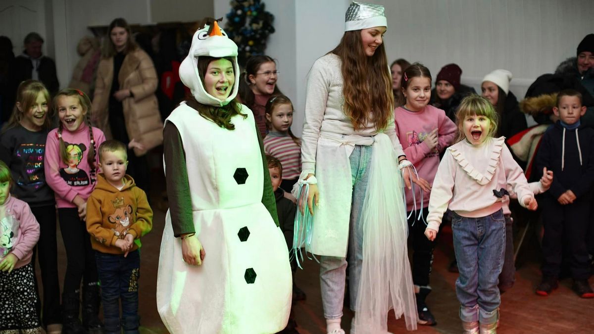 Святий Миколай приймав перших відвідувачів у резиденції в Грушеві 7