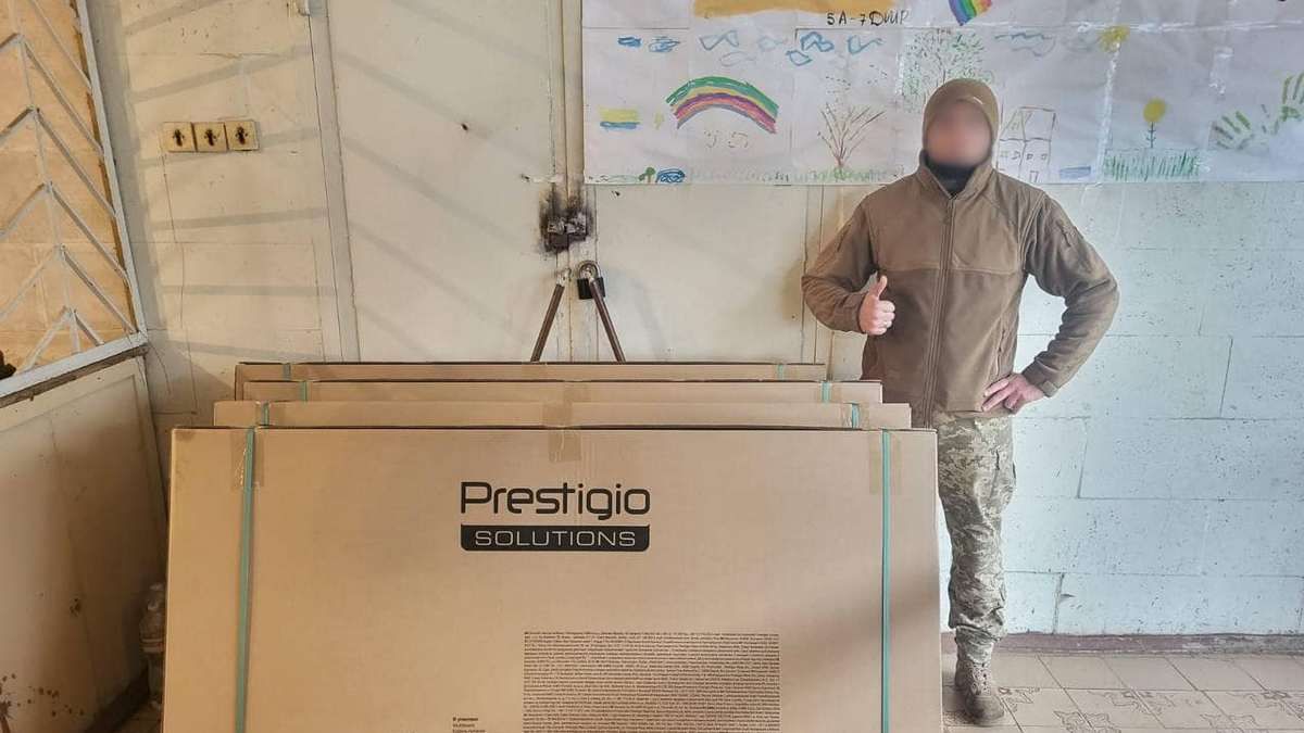 Для 10 ОГШБ передали квадрокоптери та інтерактивні панелі 1