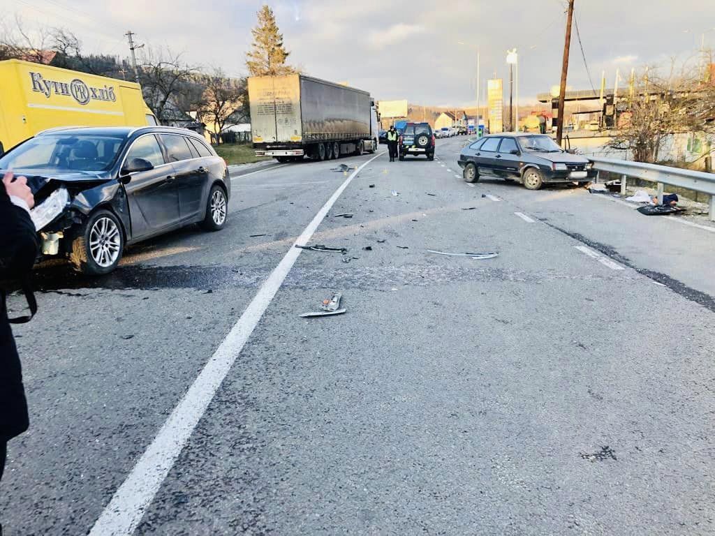 Після ДТП у Яремче троє людей опинились у лікарні 1