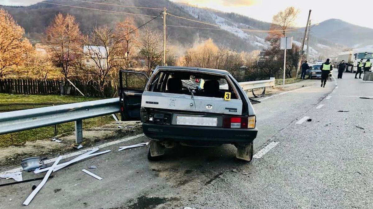 Після ДТП у Яремче троє людей опинились у лікарні