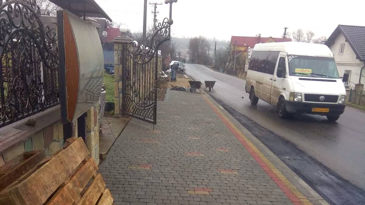 Ремонт гуртожитку, тротуари та міст: що змінилось у Надвірній за місяць