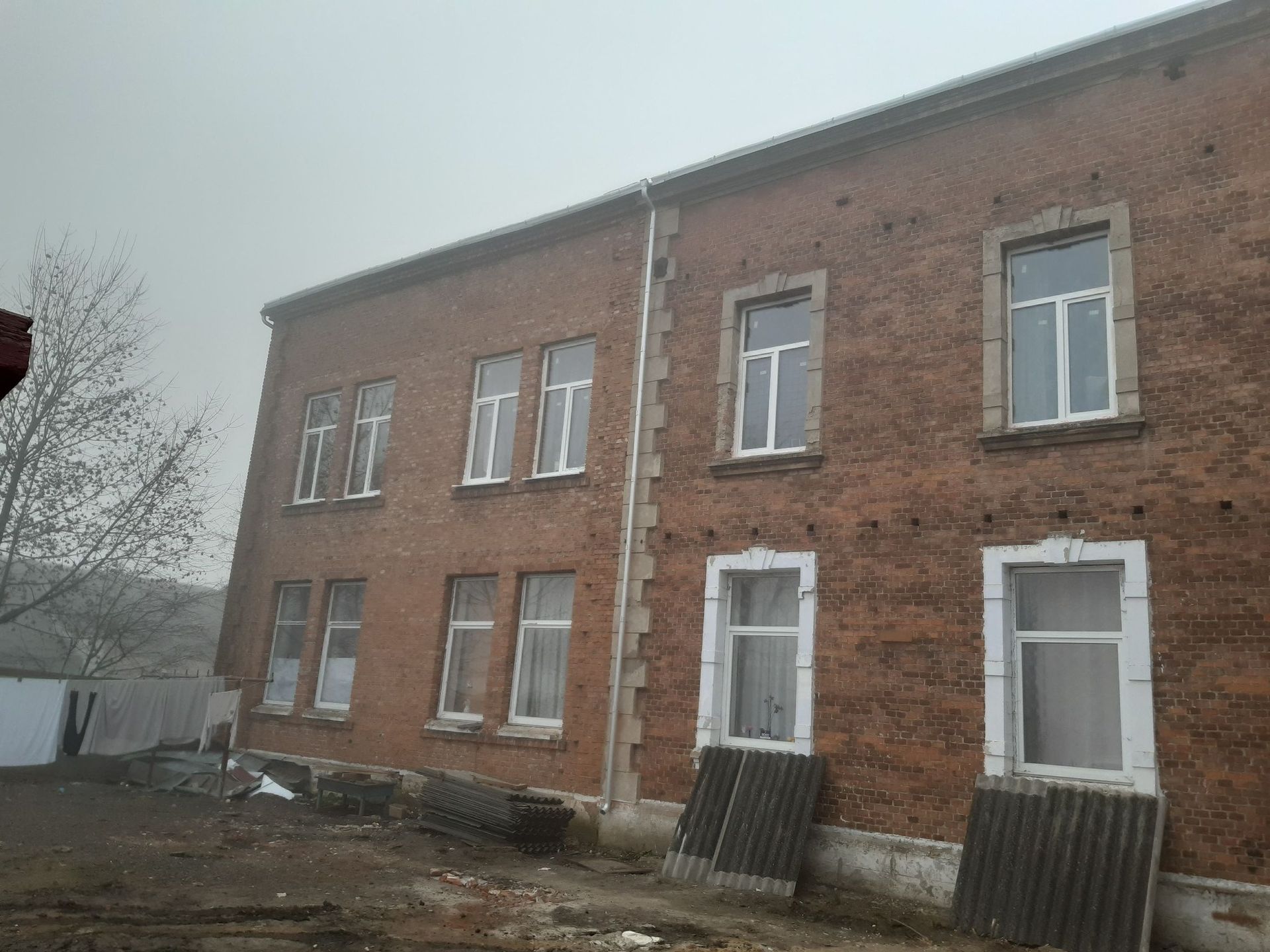 У Коломиї в шелтері для переселенців замінили вікна 1