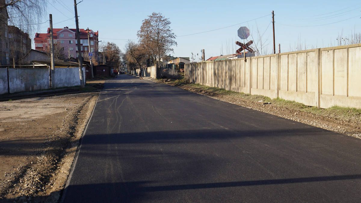 У мікрорайоні Крип'якевича заасфальтували дорогу 6