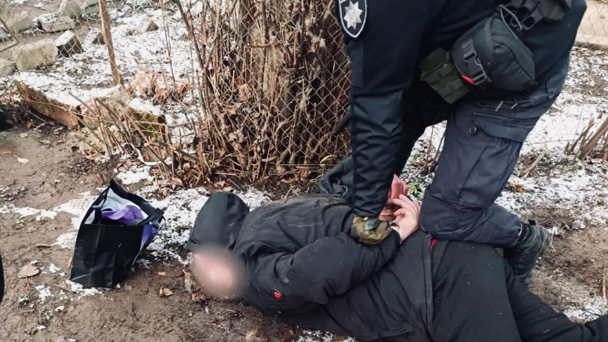 У прикарпатця поліція знайшла гранати та набої