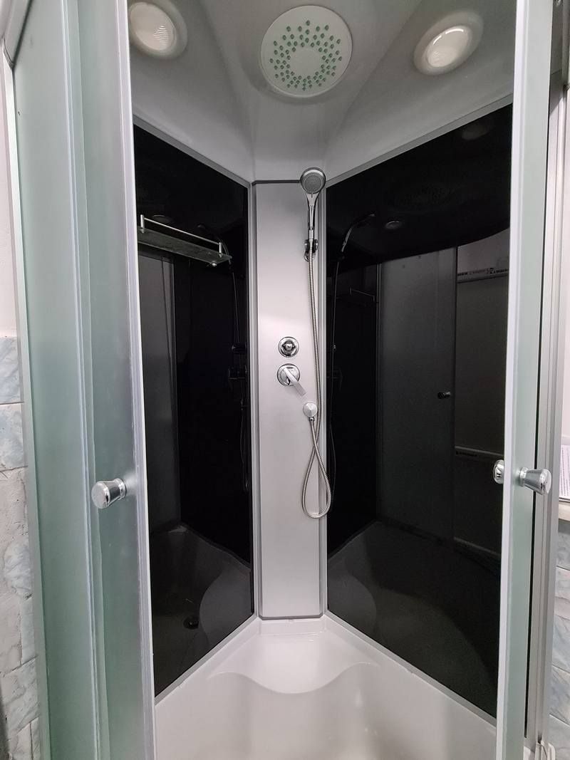 У селі Джурів на Снятинщині облаштовують шелтер для переселенців 5