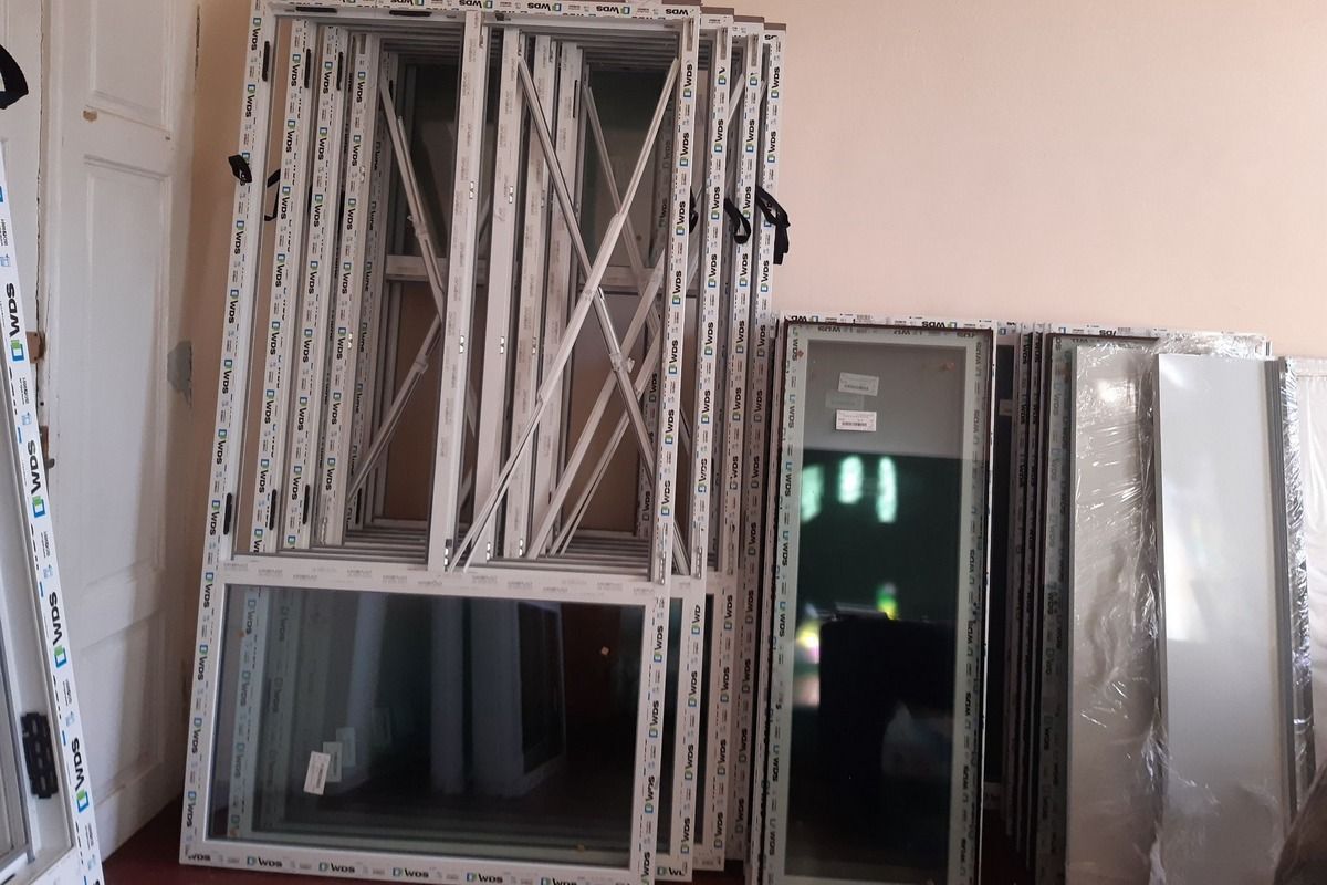 У Коломиї в шелтері для переселенців замінили вікна 3