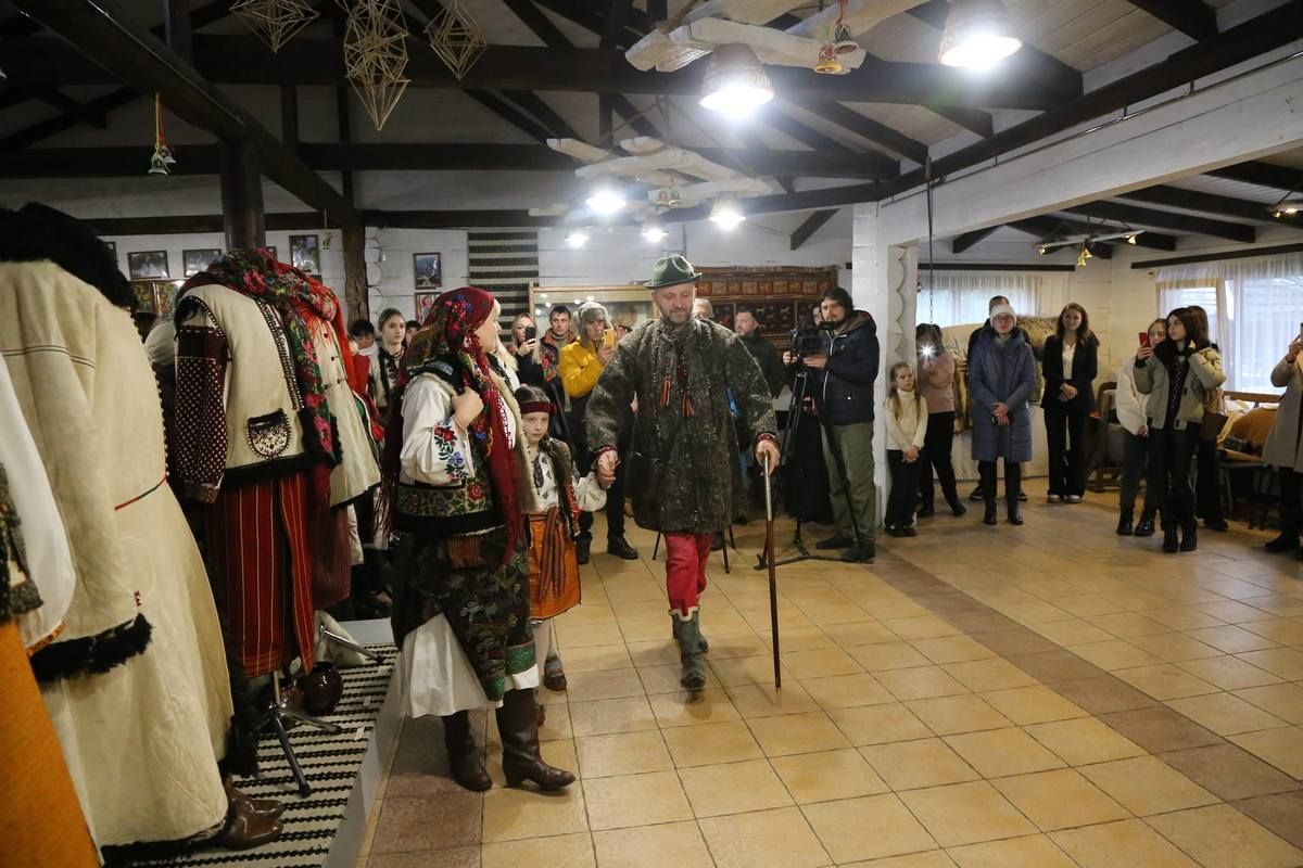 Кушнір Михайло Вінтонюк відкрив виставку в Коломиї: фоторепортаж 7