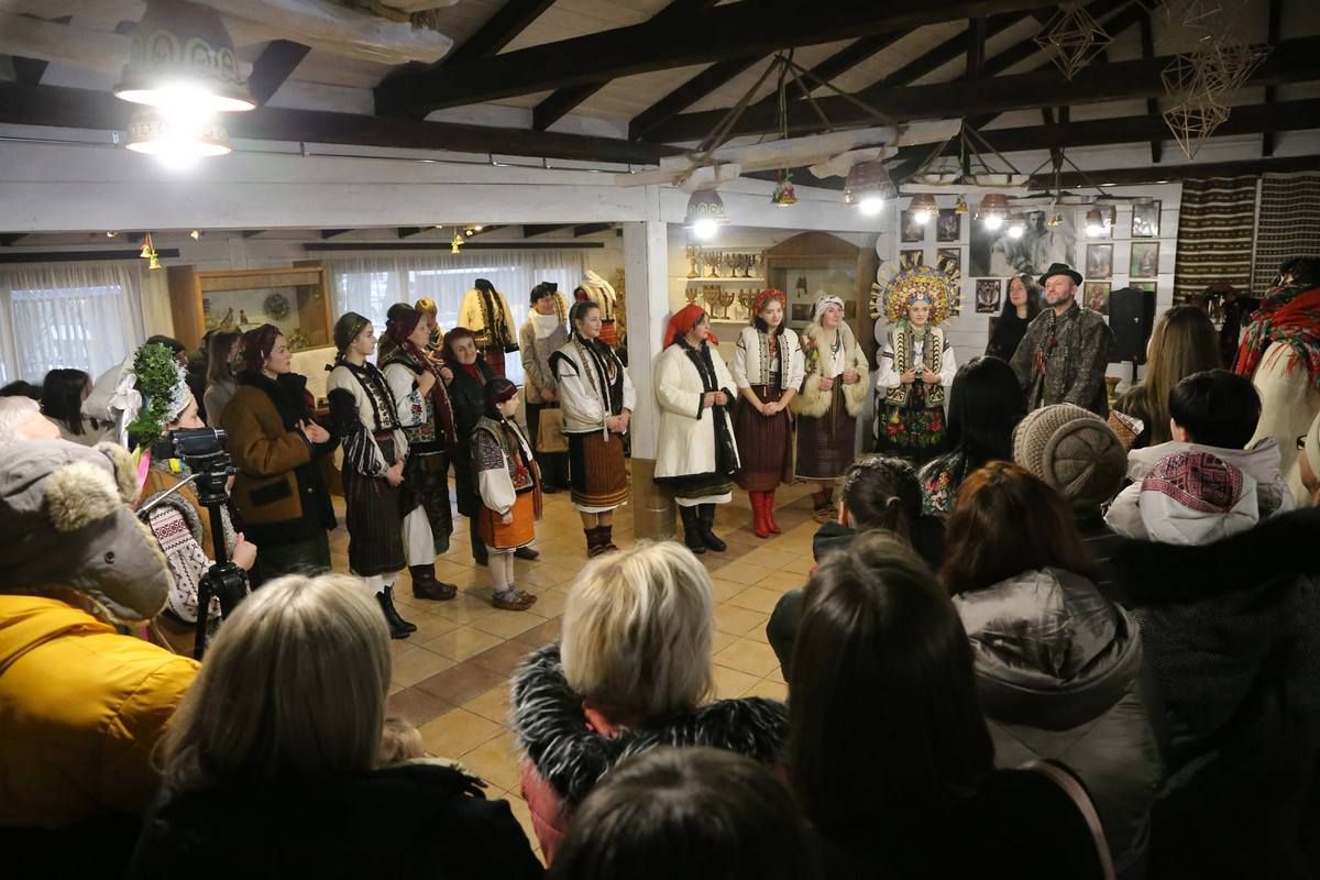 Кушнір Михайло Вінтонюк відкрив виставку в Коломиї: фоторепортаж 8