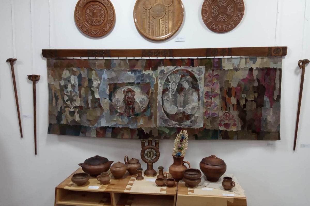 "Різдвяне коло": у Коломиї відбулось відкриття виставки 5